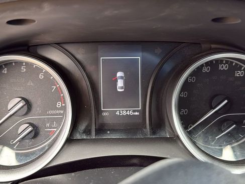 Used 2022 Toyota Camry LE image 6