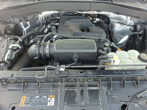 Certified 2020 Ford Explorer XLT w/ Equipment Group 202A AWD/4WD image 27