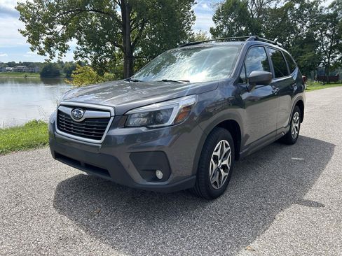 Used 2021 Subaru Forester Premium AWD/4WD image 7