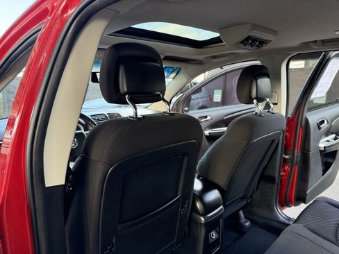 Used 2017 Dodge Journey SXT image 13