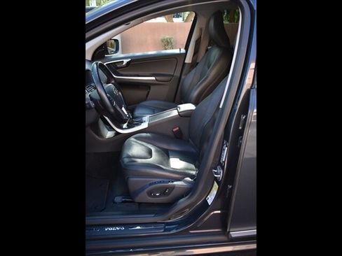 Used 2016 Volvo XC60 T5 Platinum FWD image 15