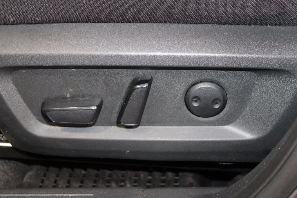 Used 2023 Nissan Rogue SV AWD/4WD image 29
