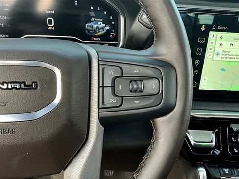 Used 2025 GMC Sierra 2500 Denali w/ Denali Reserve Package image 13