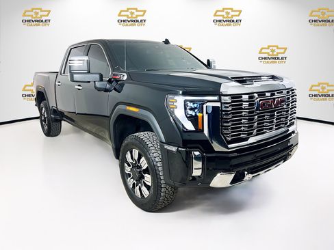 Used 2025 GMC Sierra 3500 Denali image 1