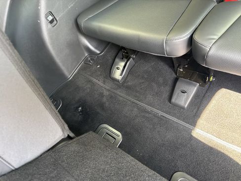 Used 2025 Hyundai Santa Fe SEL FWD image 39