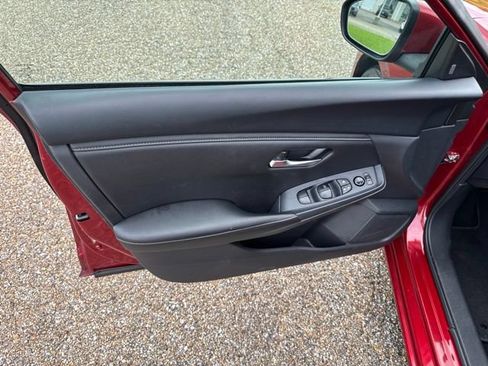 Used 2024 Nissan Sentra SV FWD image 12