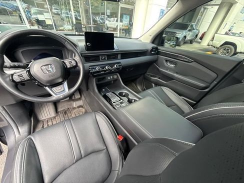 Used 2024 Honda Pilot Elite image 7