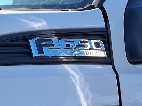 Used 2023 Ford F650 2WD Regular Cab Super Duty image 28