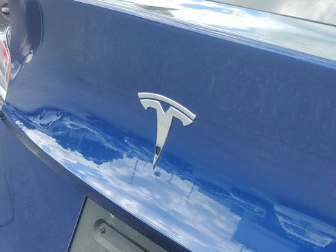 Used 2022 Tesla Model Y Long Range AWD/4WD image 10