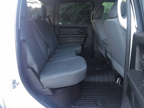 Used 2017 RAM 1500 Express AWD/4WD image 16