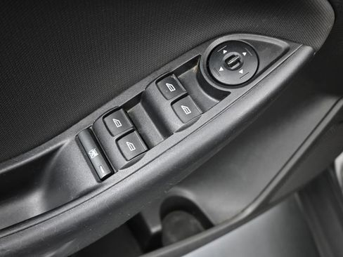 Used 2015 Ford Focus SE image 12