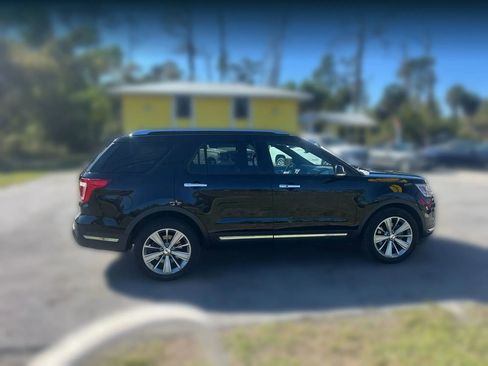 Used 2018 Ford Explorer Limited image 4