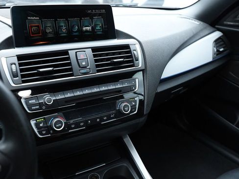 Used 2017 BMW 230i Convertible image 18