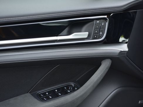 Certified 2025 Porsche Panamera 4 AWD/4WD image 14