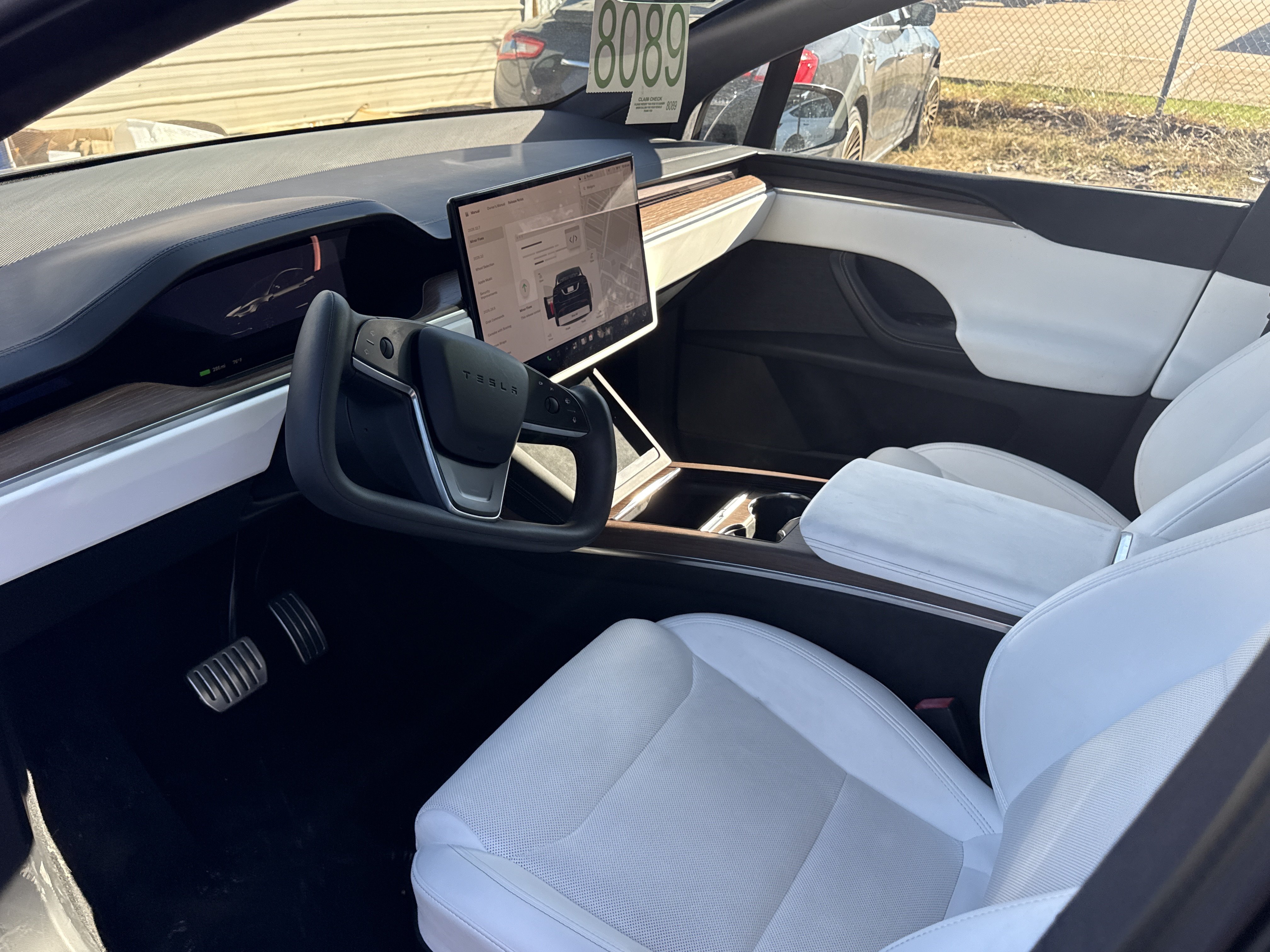 Used 2023 Tesla Model X AWD/4WD image 3