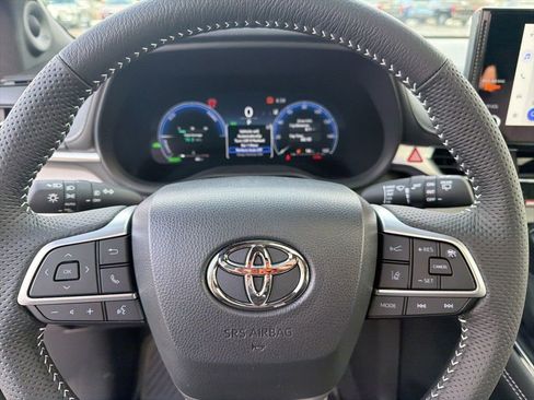 New 2026 Toyota Sienna XSE image 13