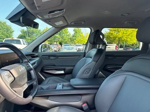 Certified 2024 Kia EV9 Light Long Range RWD image 9