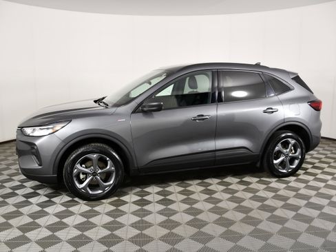 Used 2025 Ford Escape ST-Line image 9