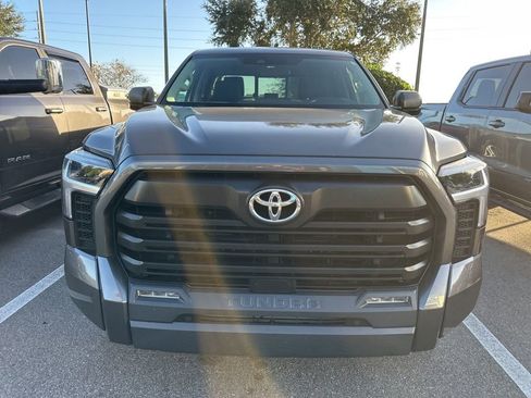 Used 2022 Toyota Tundra SR5 w/ SR5 Convenience Package image 2