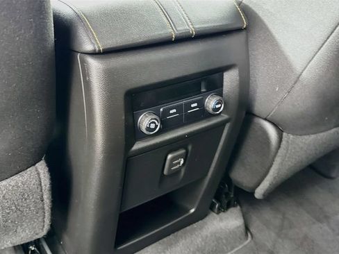 Used 2020 Chevrolet Traverse LT FWD image 24