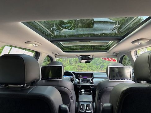 Certified 2023 Kia Sorento SX FWD image 38