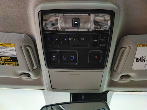 Used 2023 Toyota 4Runner Limited AWD/4WD image 21