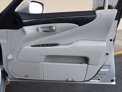 Used 2008 Lexus LS 460 RWD image 28