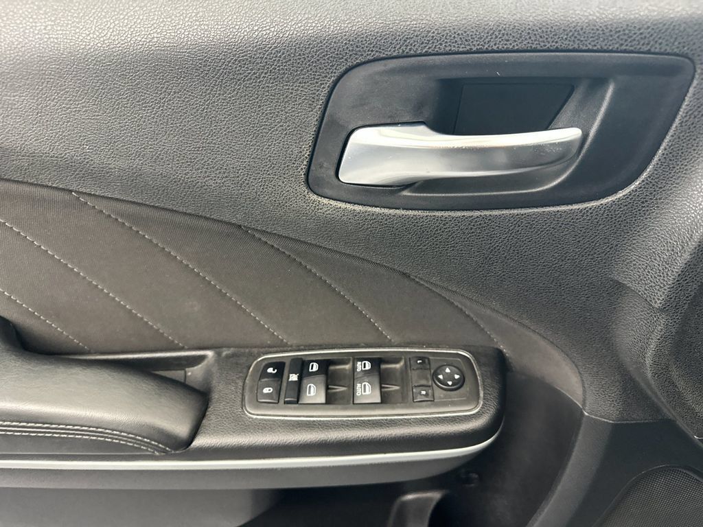Used 2022 Dodge Charger SXT AWD/4WD image 10