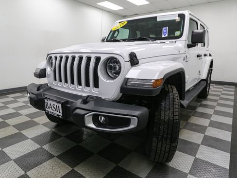 Used 2019 Jeep Wrangler Unlimited Sahara w/ Dual Top Group image 4