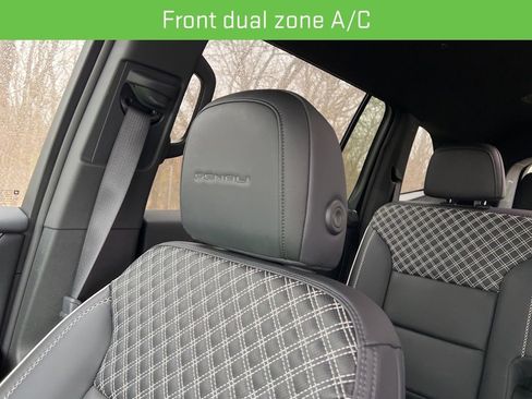 Used 2025 GMC Acadia Denali w/ Super Cruise Package image 21