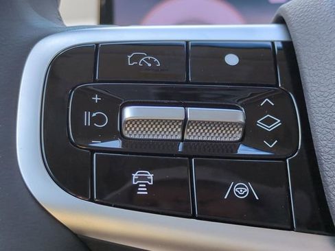 New 2026 Genesis GV70 2.5T Advanced AWD/4WD image 21
