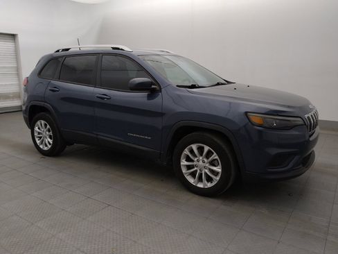 Used 2021 Jeep Cherokee Latitude w/ Mopar Interior Package FWD image 11