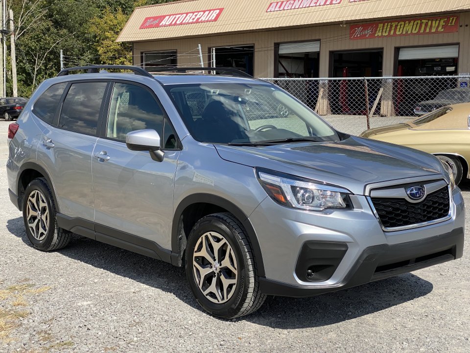 Used 2019 Subaru Forester Premium AWD/4WD image 3