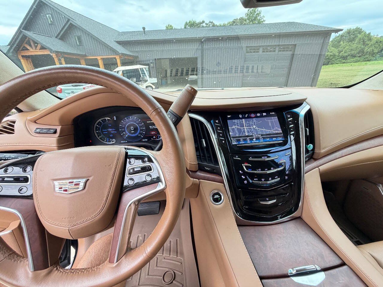 Used 2016 Cadillac Escalade Platinum AWD/4WD image 10