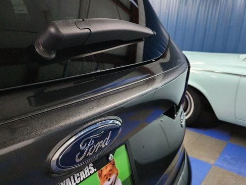 Used 2019 Ford Escape SEL image 51