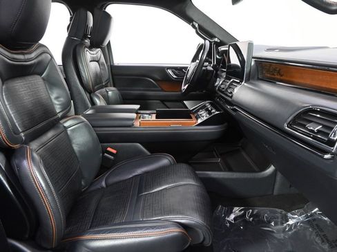 Certified 2024 Lincoln Navigator Black Label AWD/4WD image 16