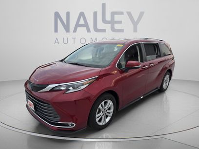 Used 2022 Toyota Sienna Platinum
