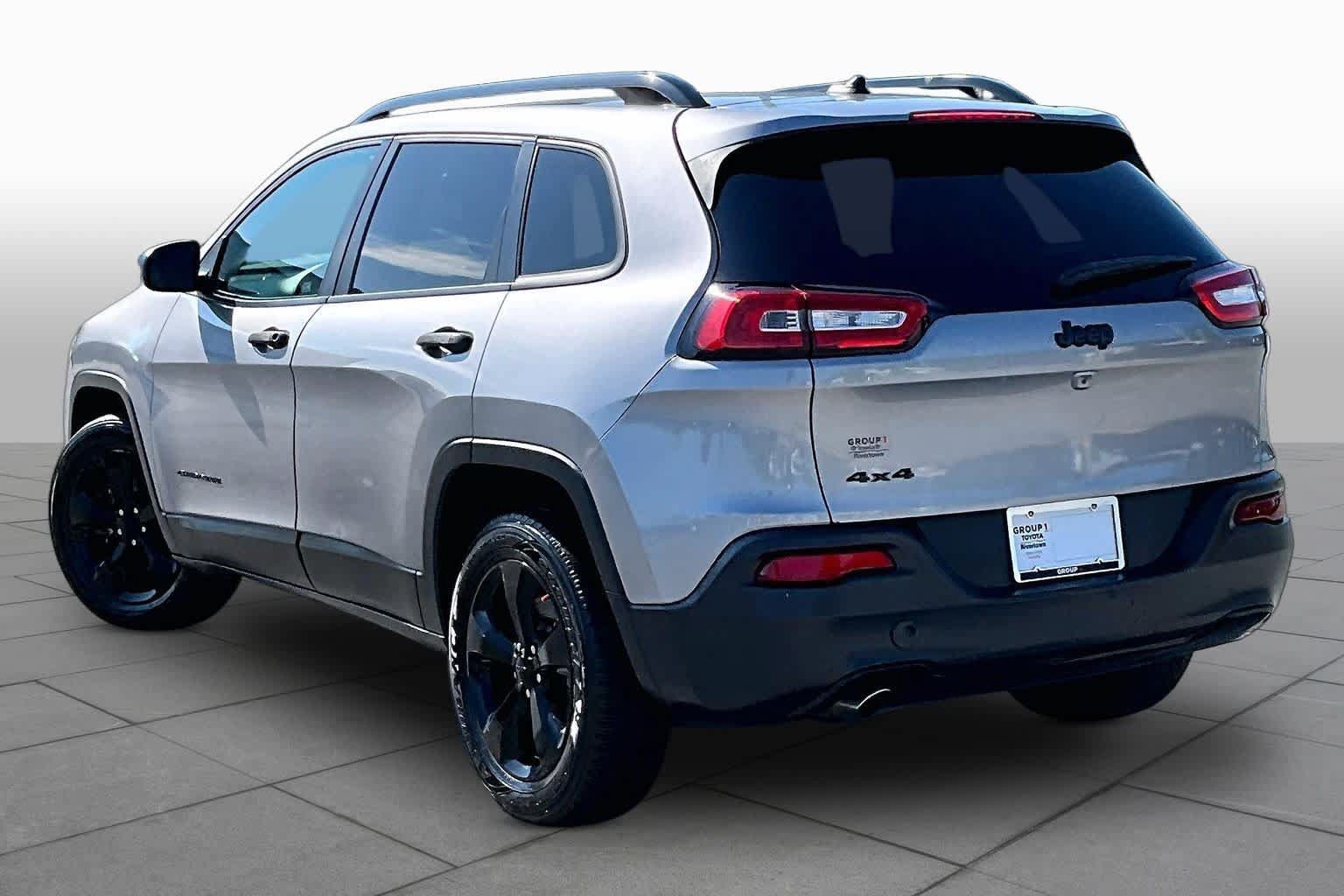 Used 2016 Jeep Cherokee Sport w/ Cold Weather Group AWD/4WD image 9