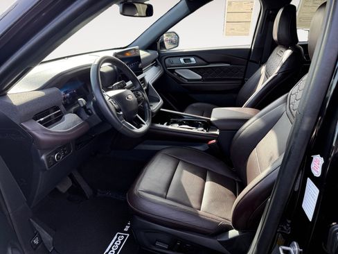 Certified 2025 Ford Explorer Platinum w/ LUX Leather Package image 10