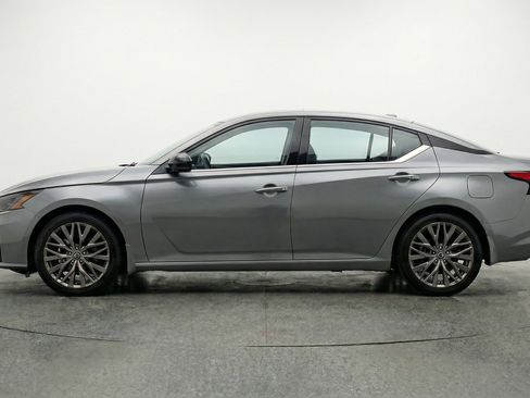 Used 2025 Nissan Altima 2.5 SV FWD image 5