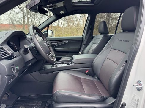 Certified 2025 Honda Ridgeline Black Edition image 18