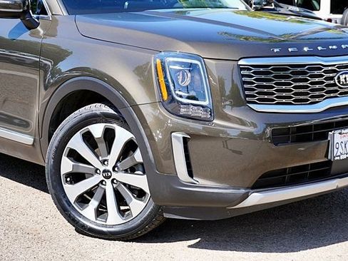 Used 2021 Kia Telluride S FWD image 4