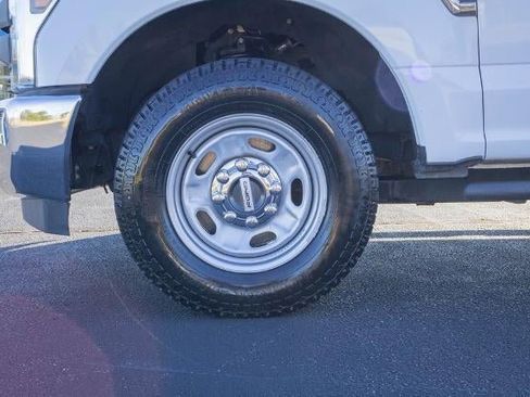 Used 2018 Ford F250 XL w/ Power Equipment Group image 8