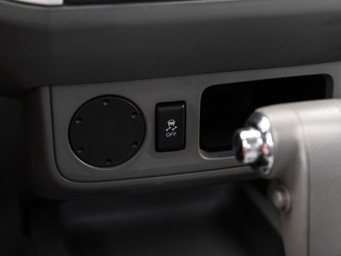 Used 2018 Nissan Frontier S RWD image 26