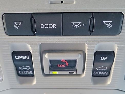 Used 2023 Toyota RAV4 XLE image 29