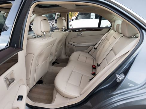 Used 2016 Mercedes-Benz E 350 Sedan image 28