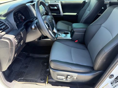 Used 2024 Toyota 4Runner SR5 Premium w/ Moonroof Package AWD/4WD image 15