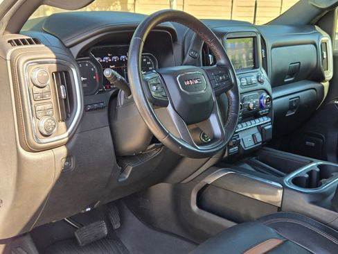 Used 2022 GMC Sierra 2500 AT4 w/ AT4 Premium Plus Package AWD/4WD image 12