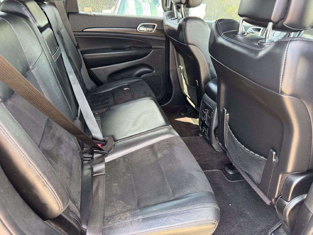 Used 2017 Jeep Grand Cherokee Altitude AWD/4WD image 4