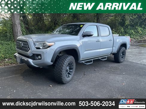 Used 2019 Toyota Tacoma TRD Off-Road w/ TRD Premium Off Road Package AWD/4WD image 5